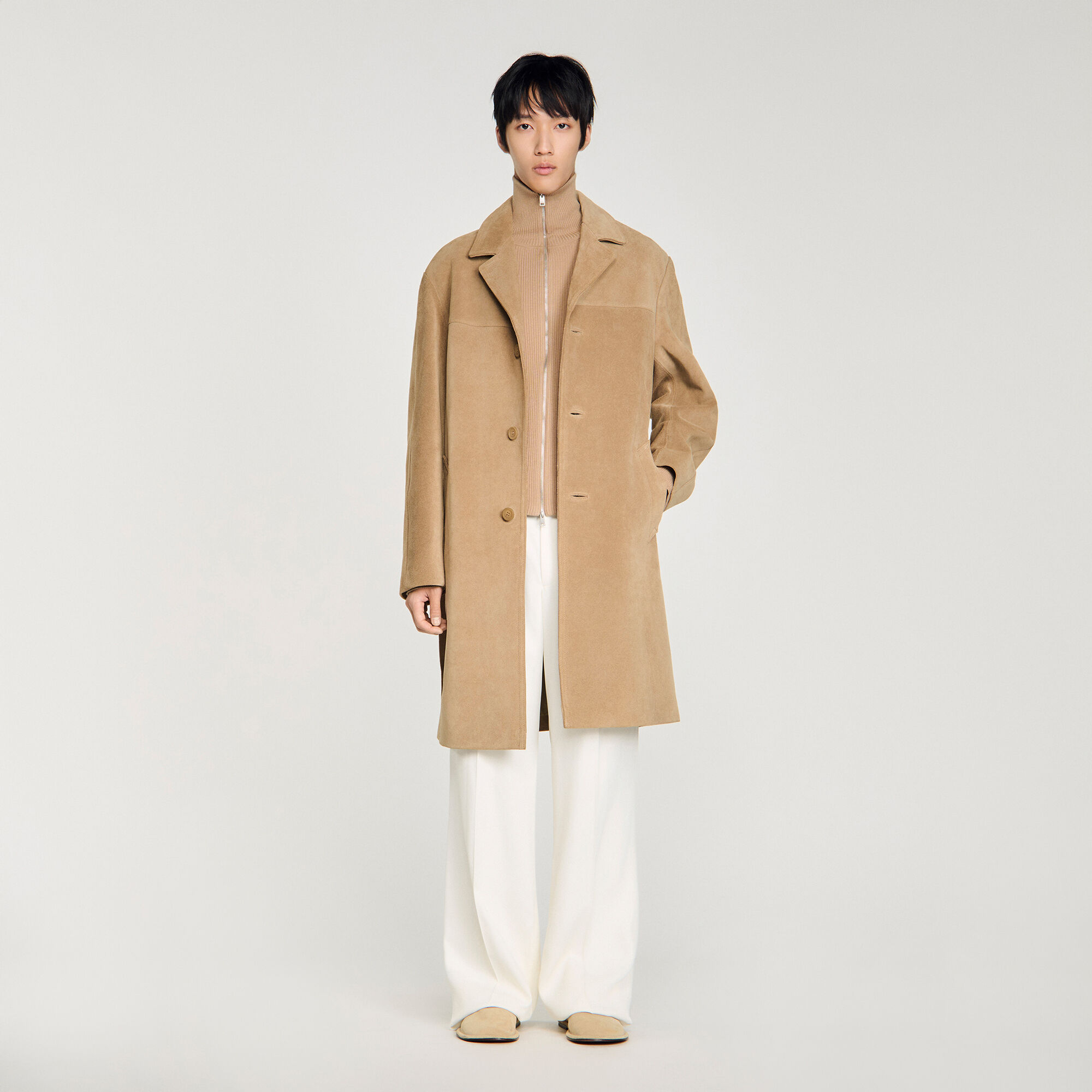 Manteau en cuir ajusté avec ceinture