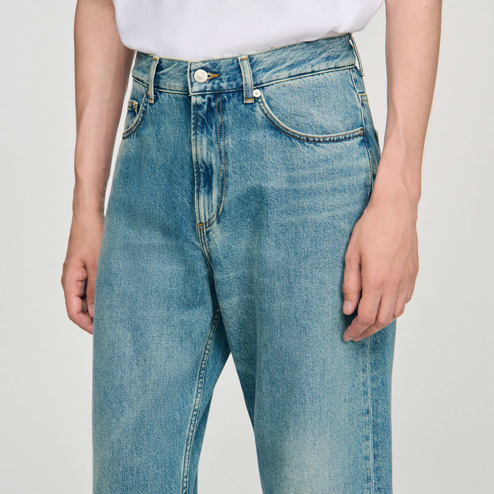 Jeans slim en denim usé