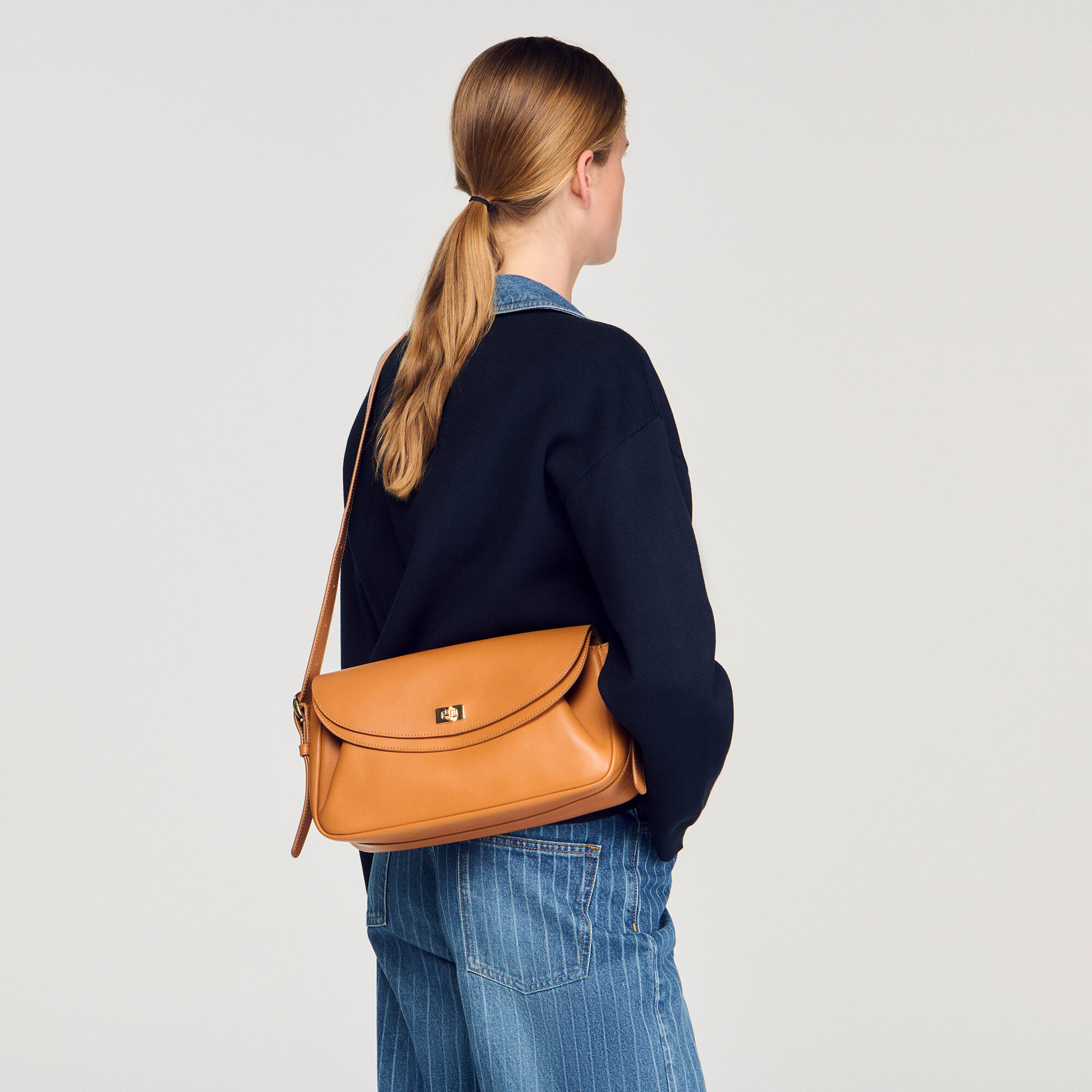 Le sac en cuir uni Mambo