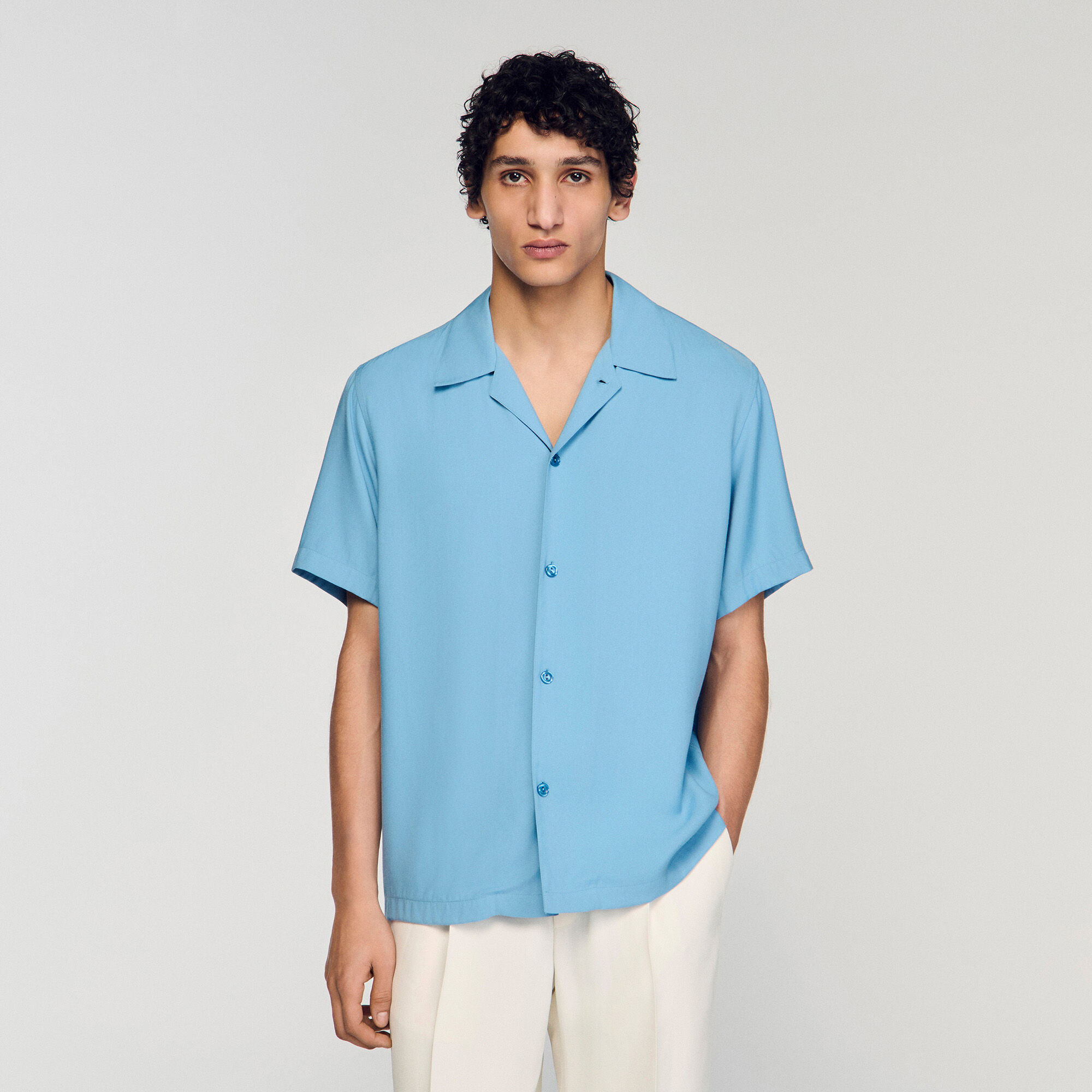 Chemise à col requin ample