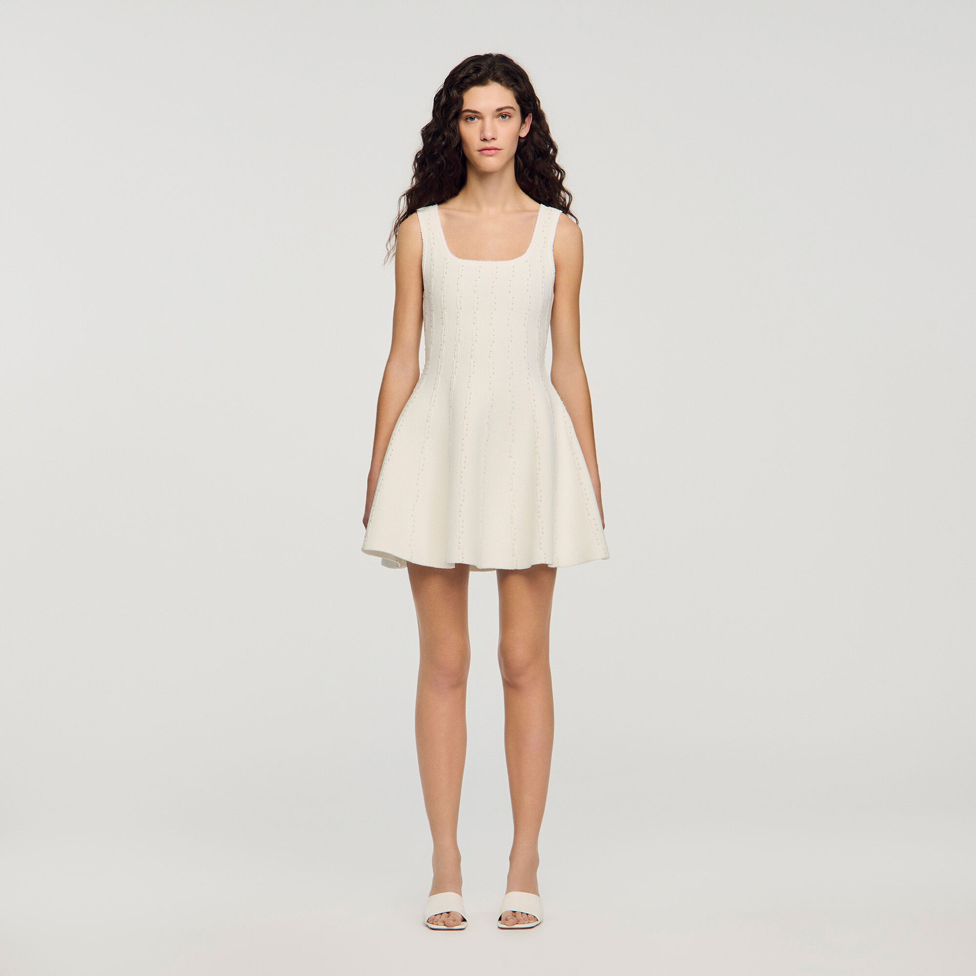Robe mini à mailles strassées