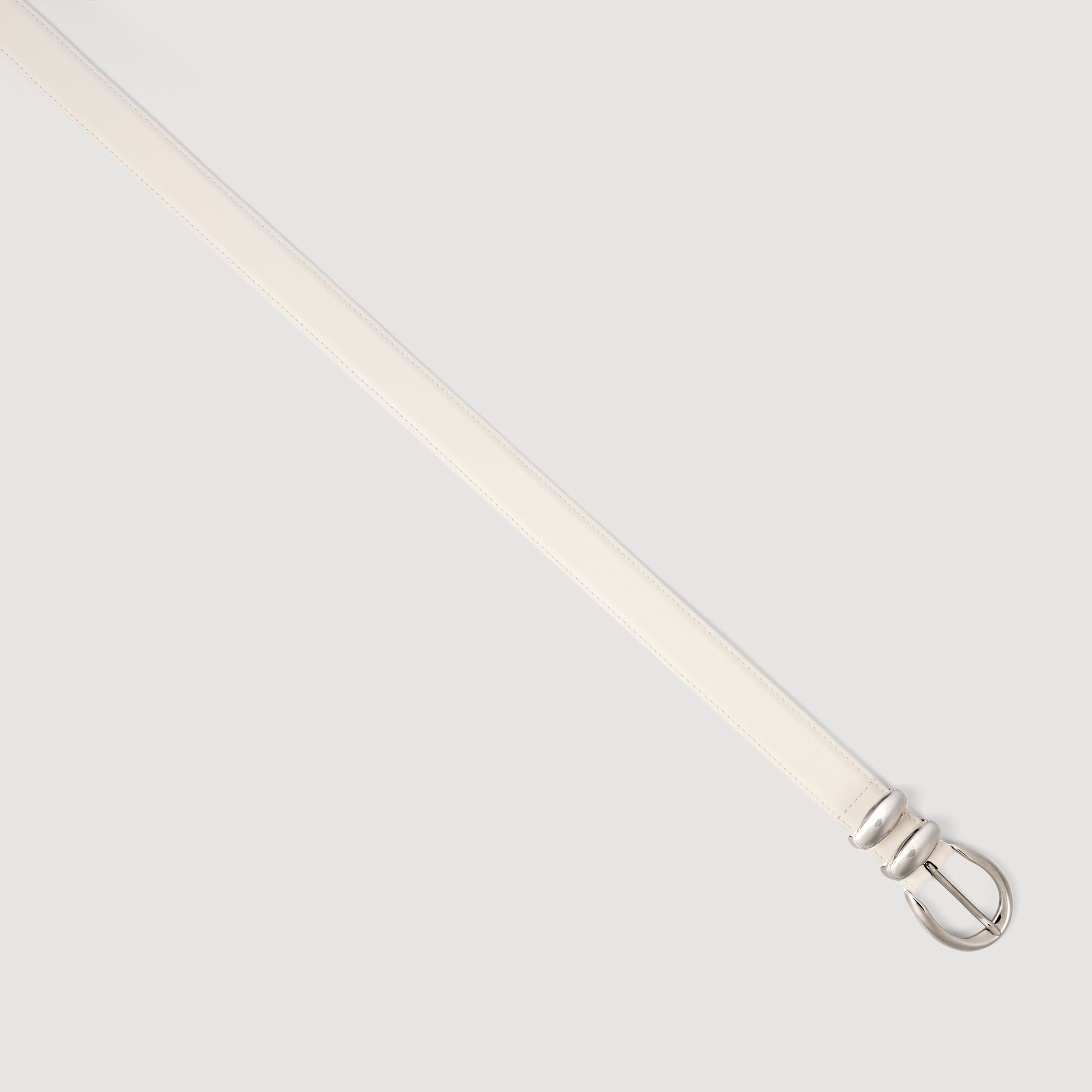 Ceinture en cuir avec boucle métallique