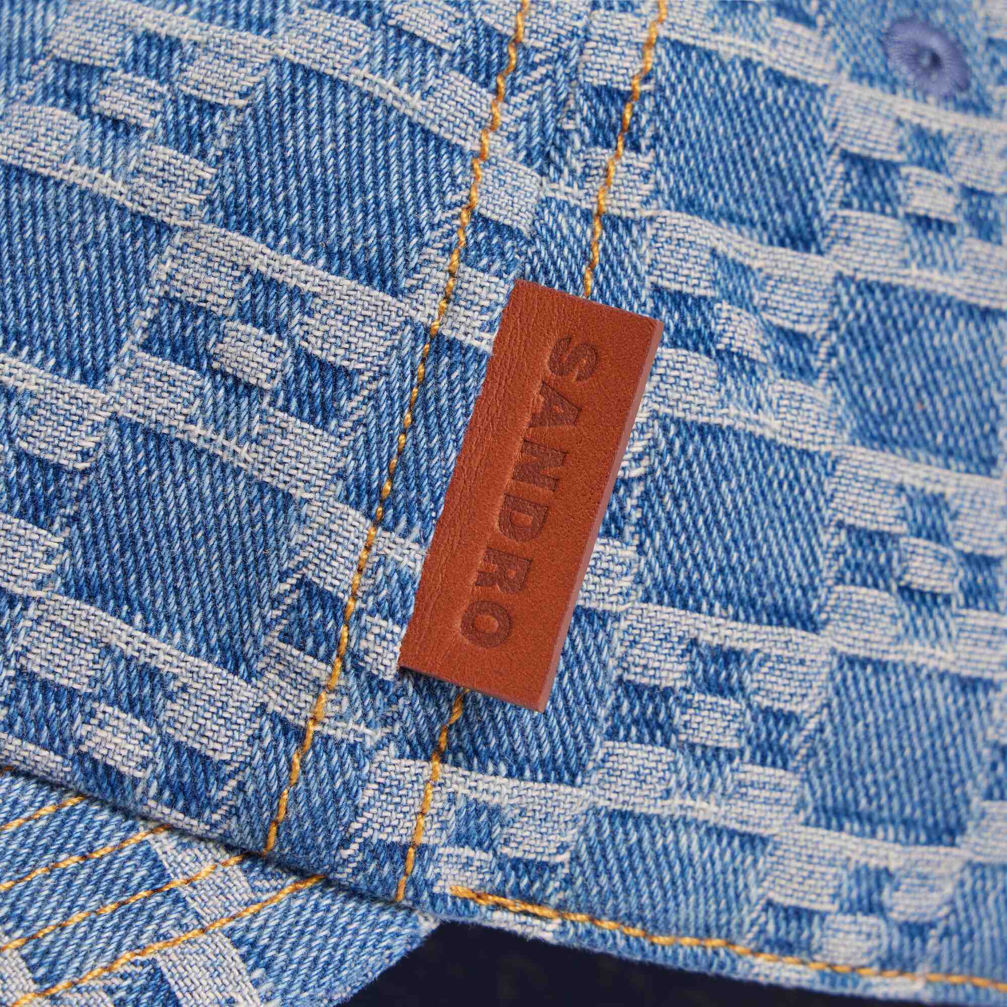 Bonnet en denim avec motif croix