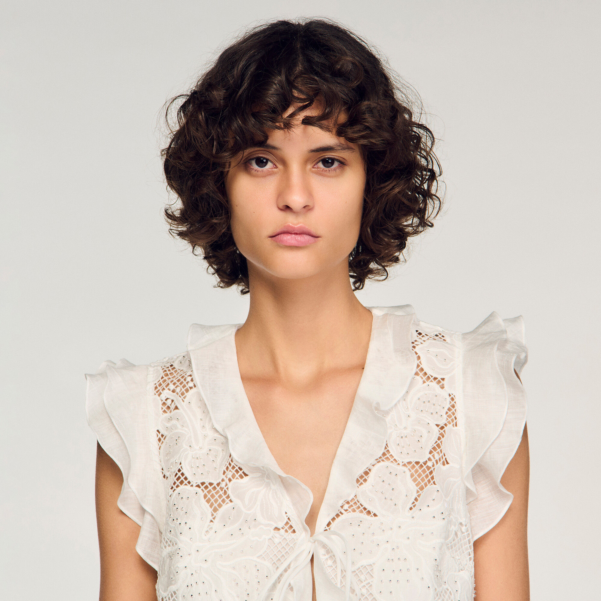 Haut crop en dentelle guipure