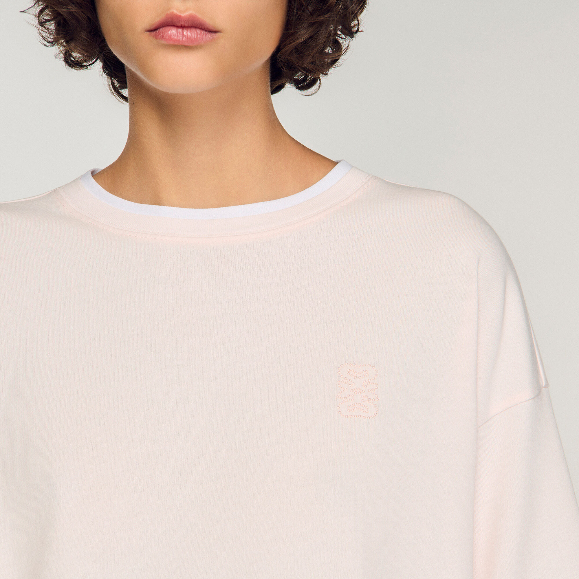 T-shirt avec passepoil contrastant