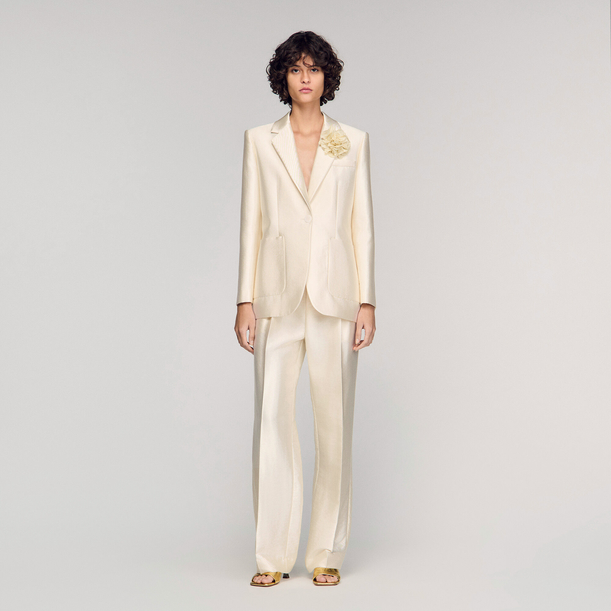 Veste en satin avec détails floraux