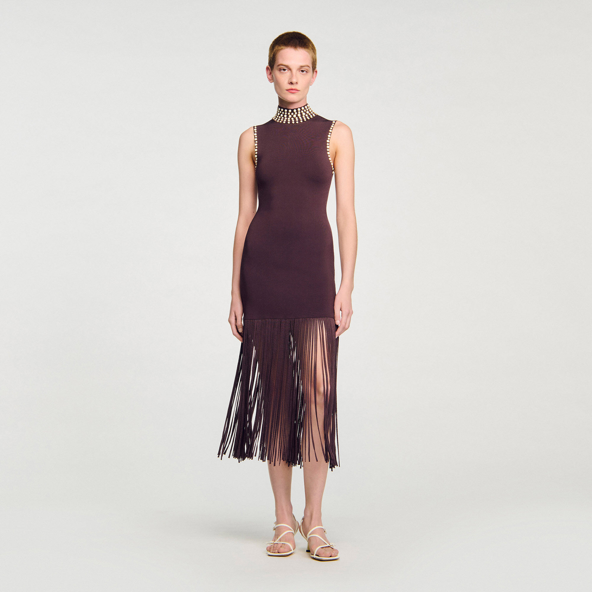 Robe mi-longue en maille frangée