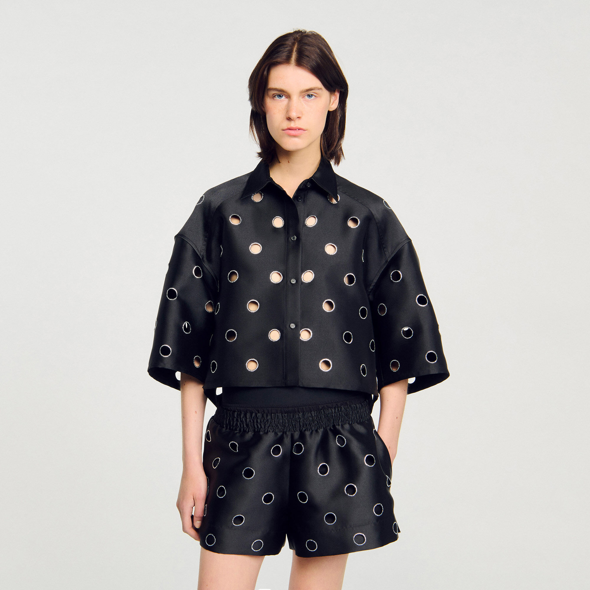 Chemise oversize avec des trous en strass