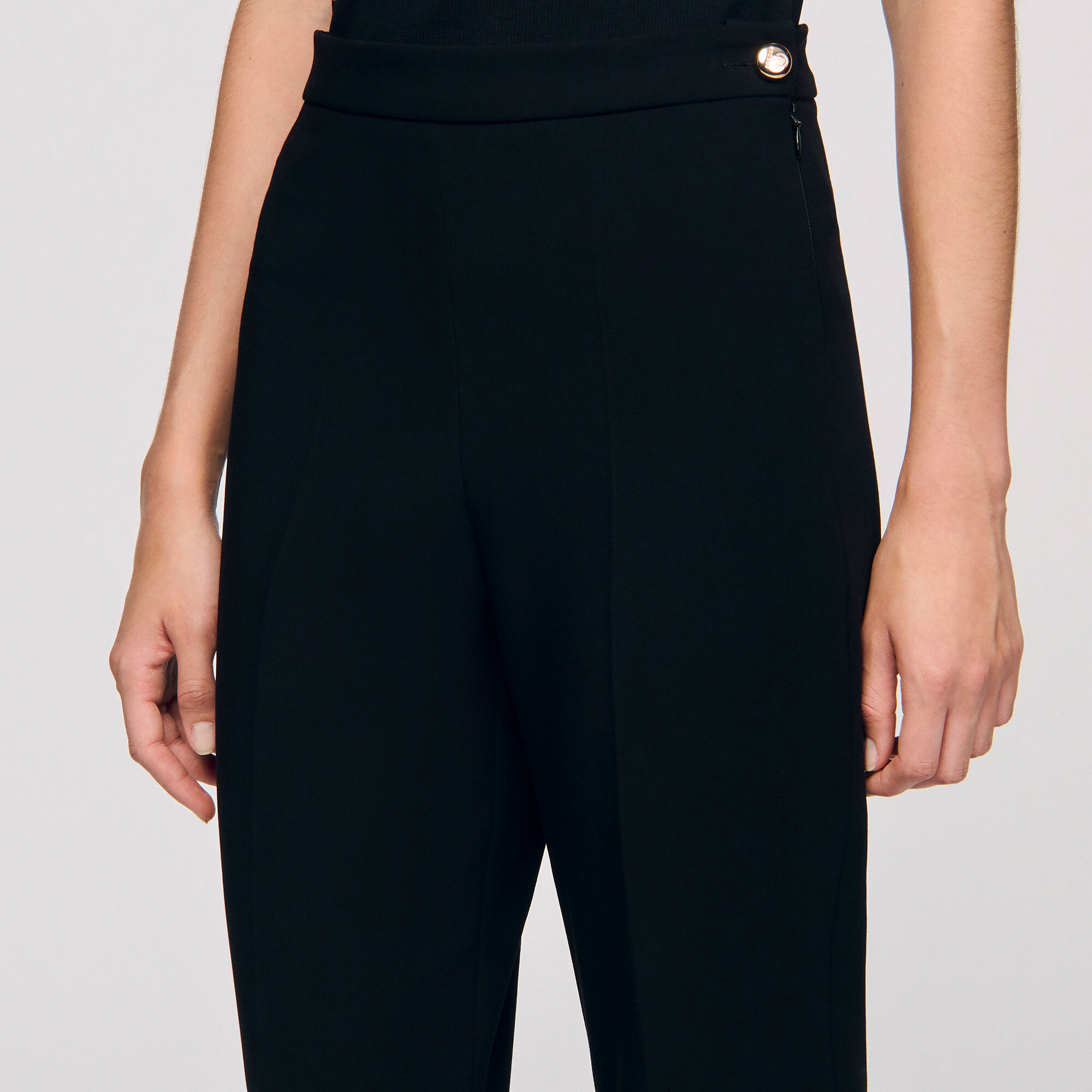 Pantalon droit à boutons