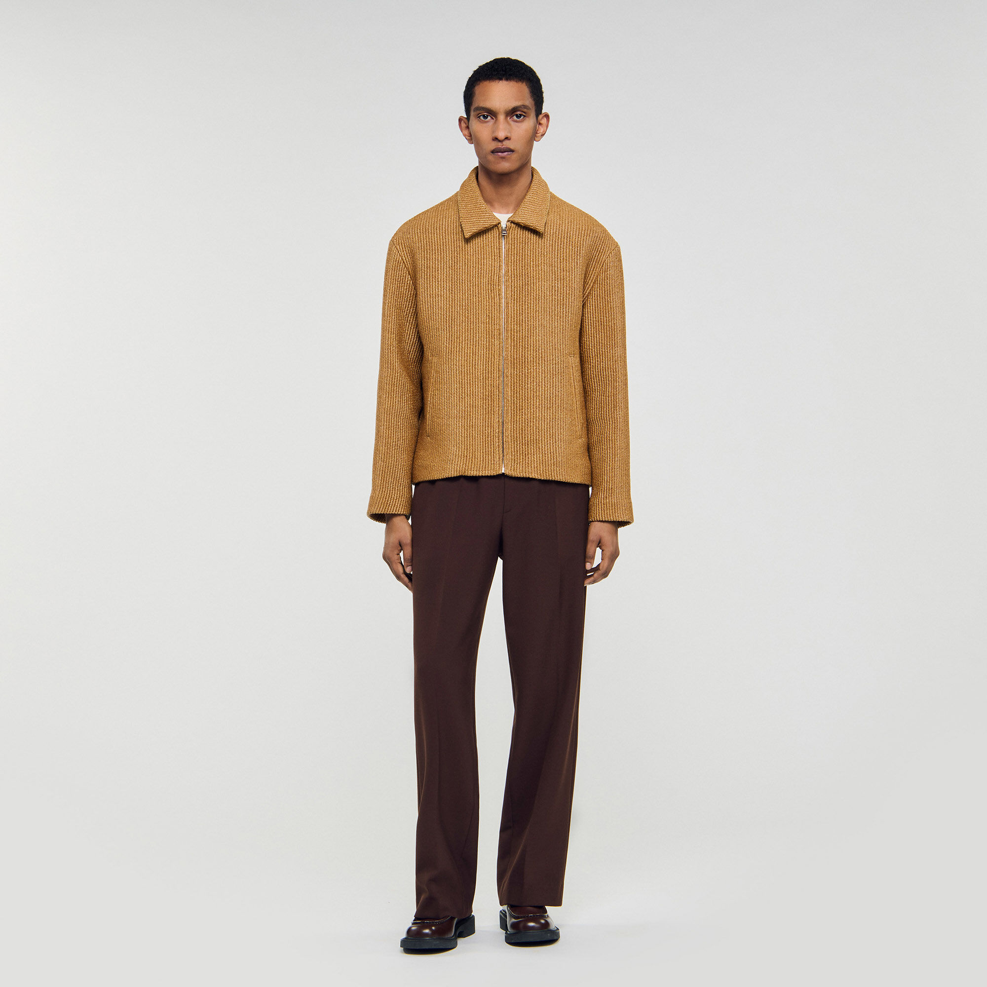 Veste en raphia tressé