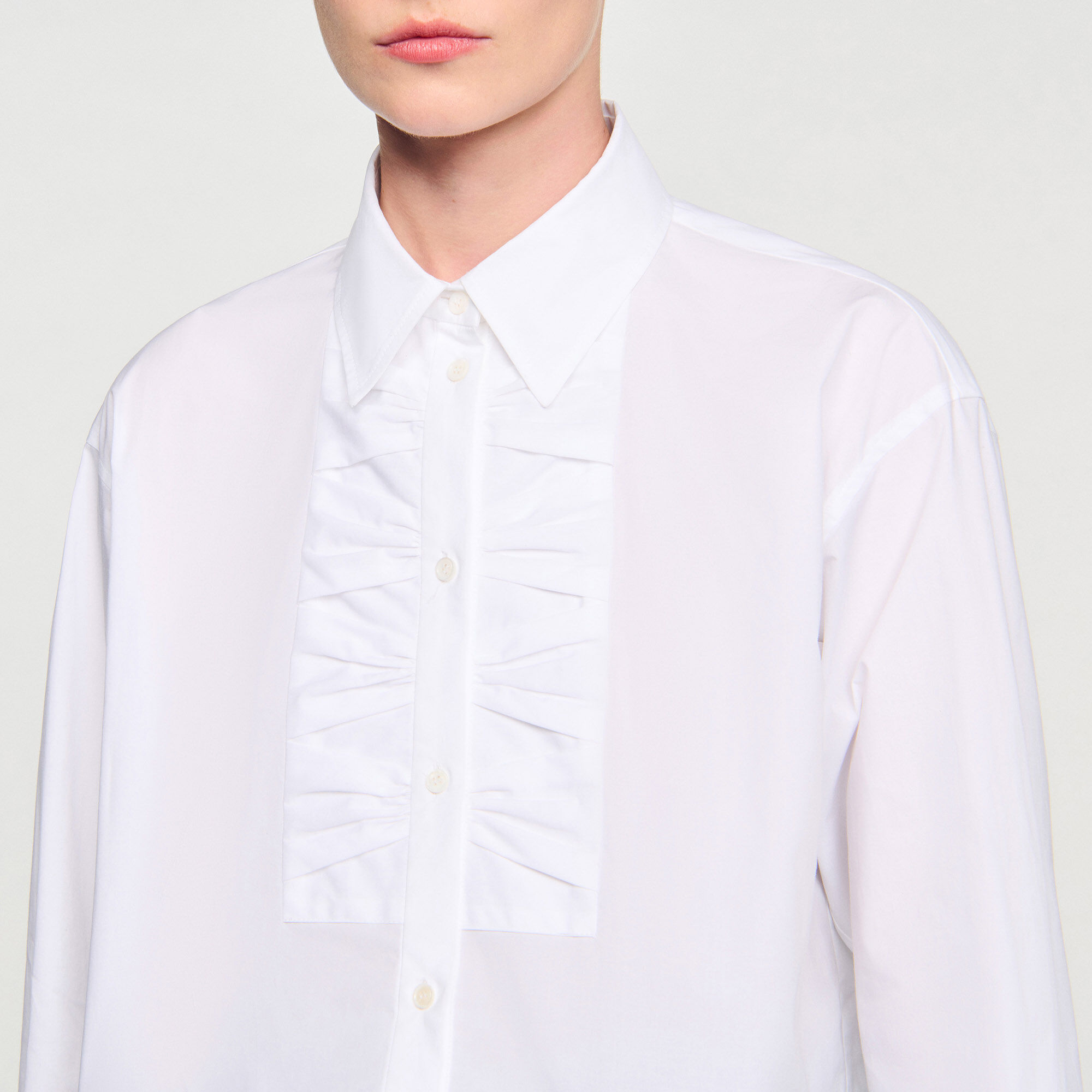 Chemise courte avec détail de nœud