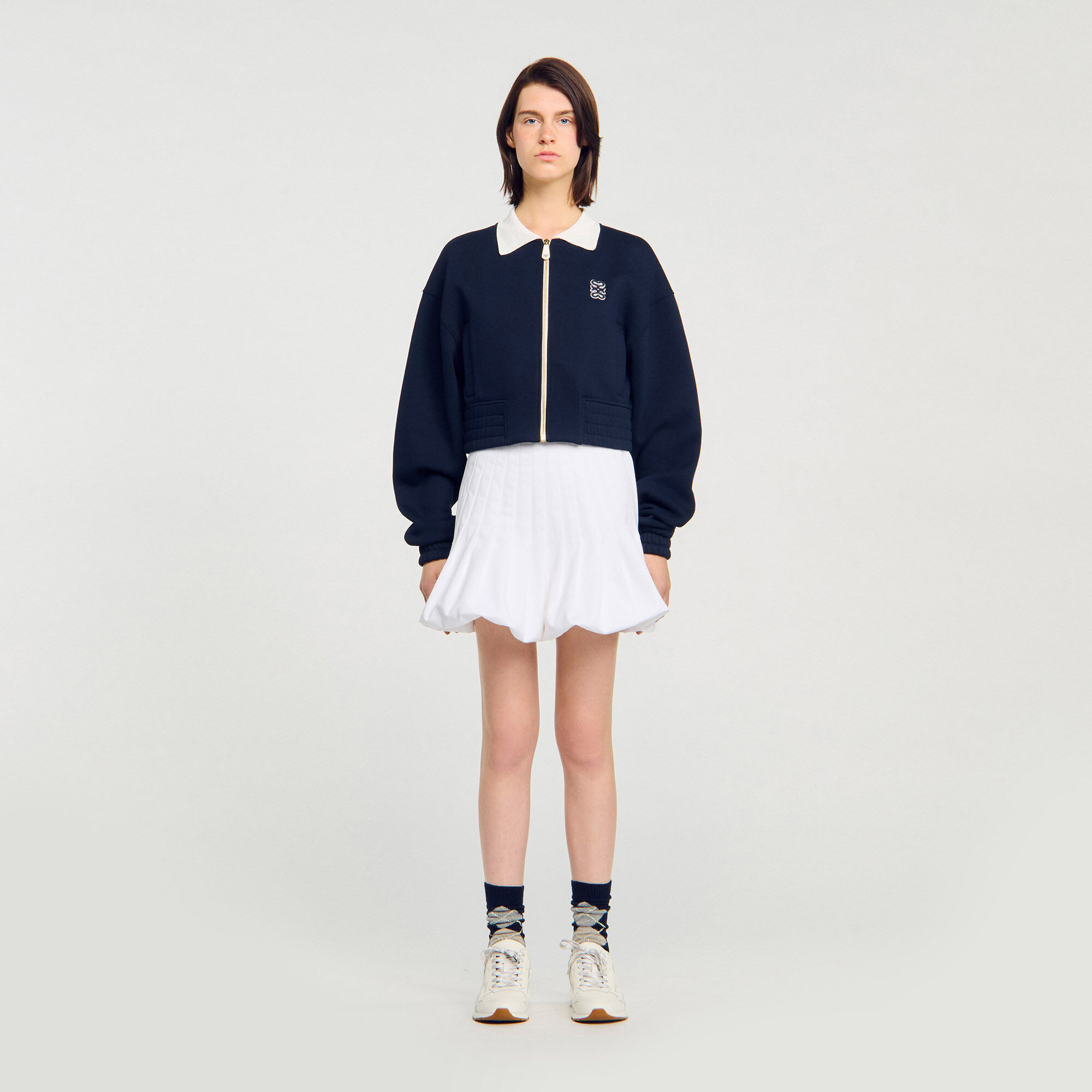 Sweat-shirt cropped à deux tons