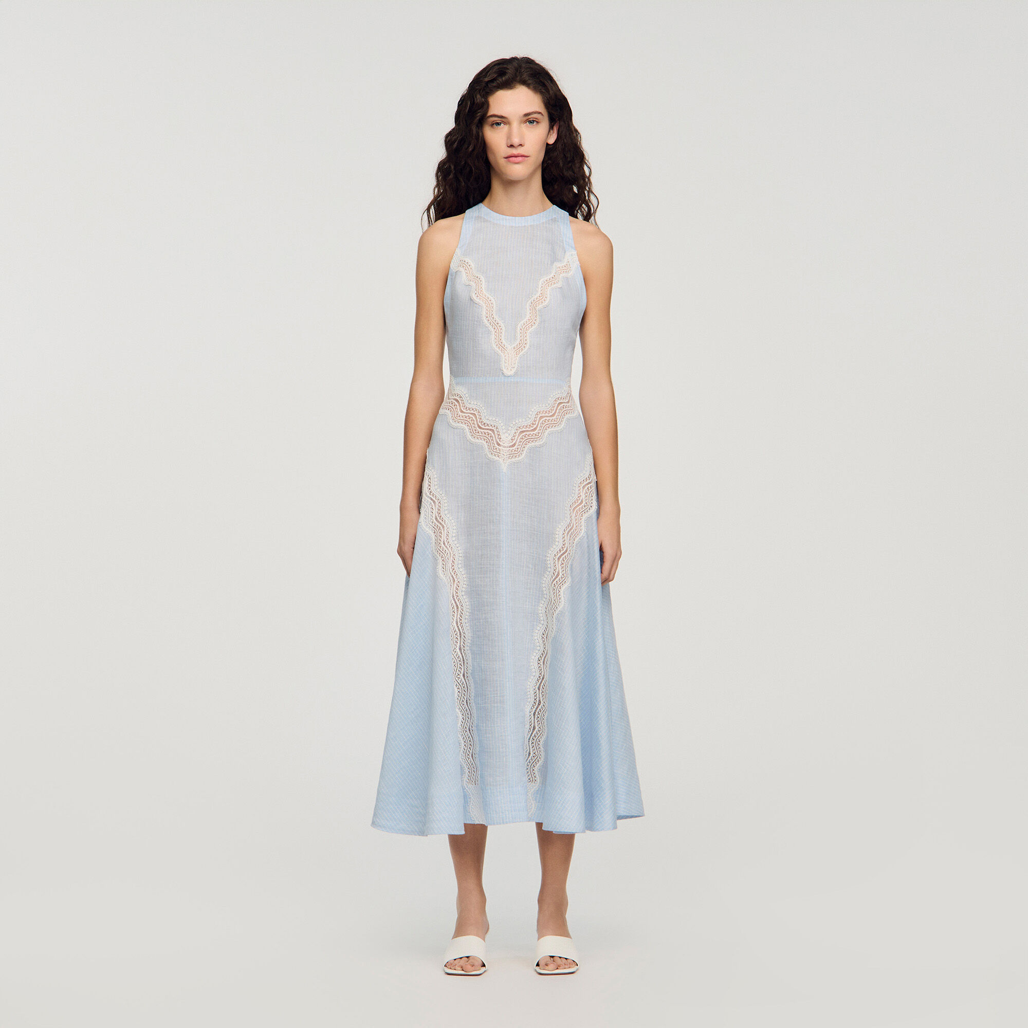 Robe maxi aux détails en dentelle