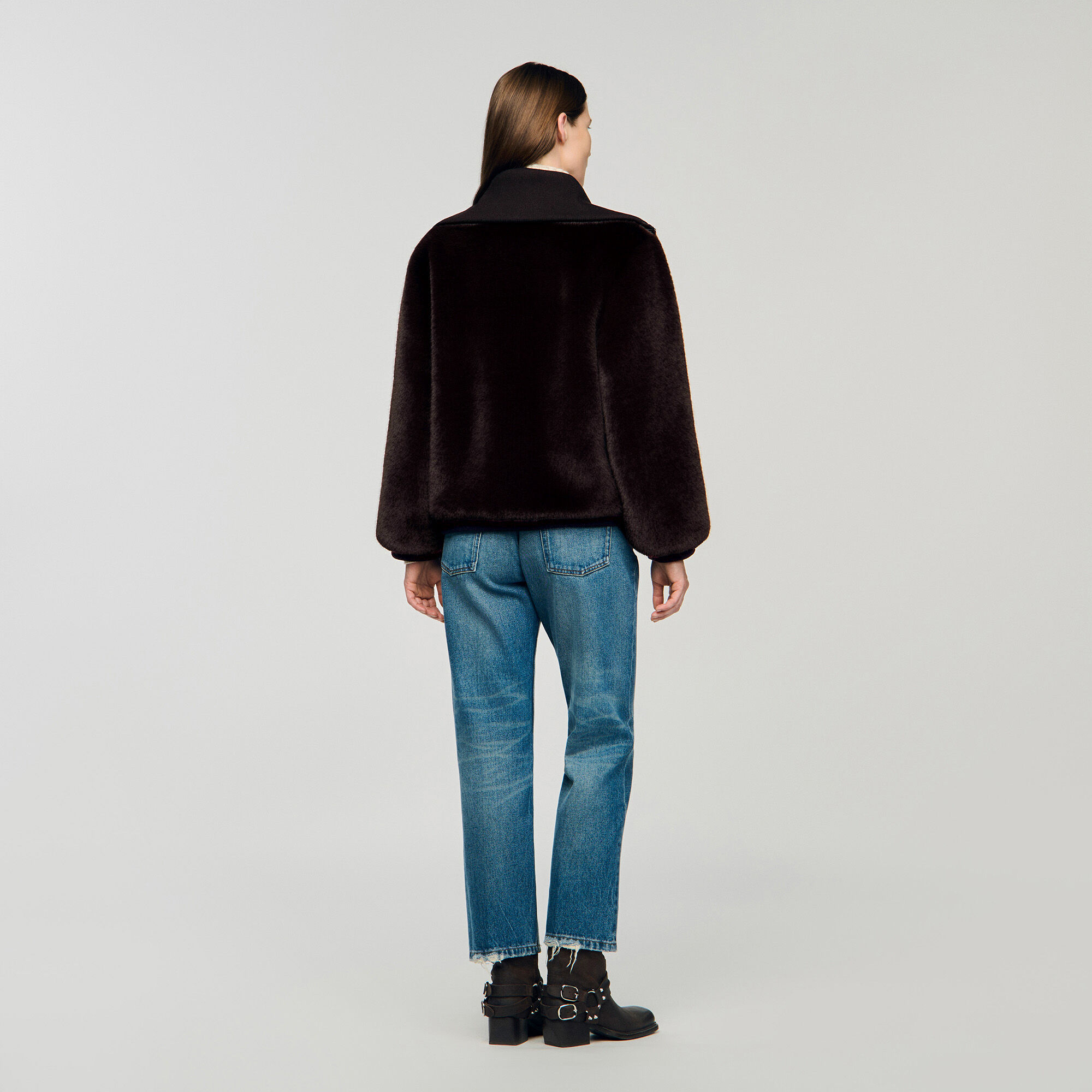 Manteau en fourrure synthétique court