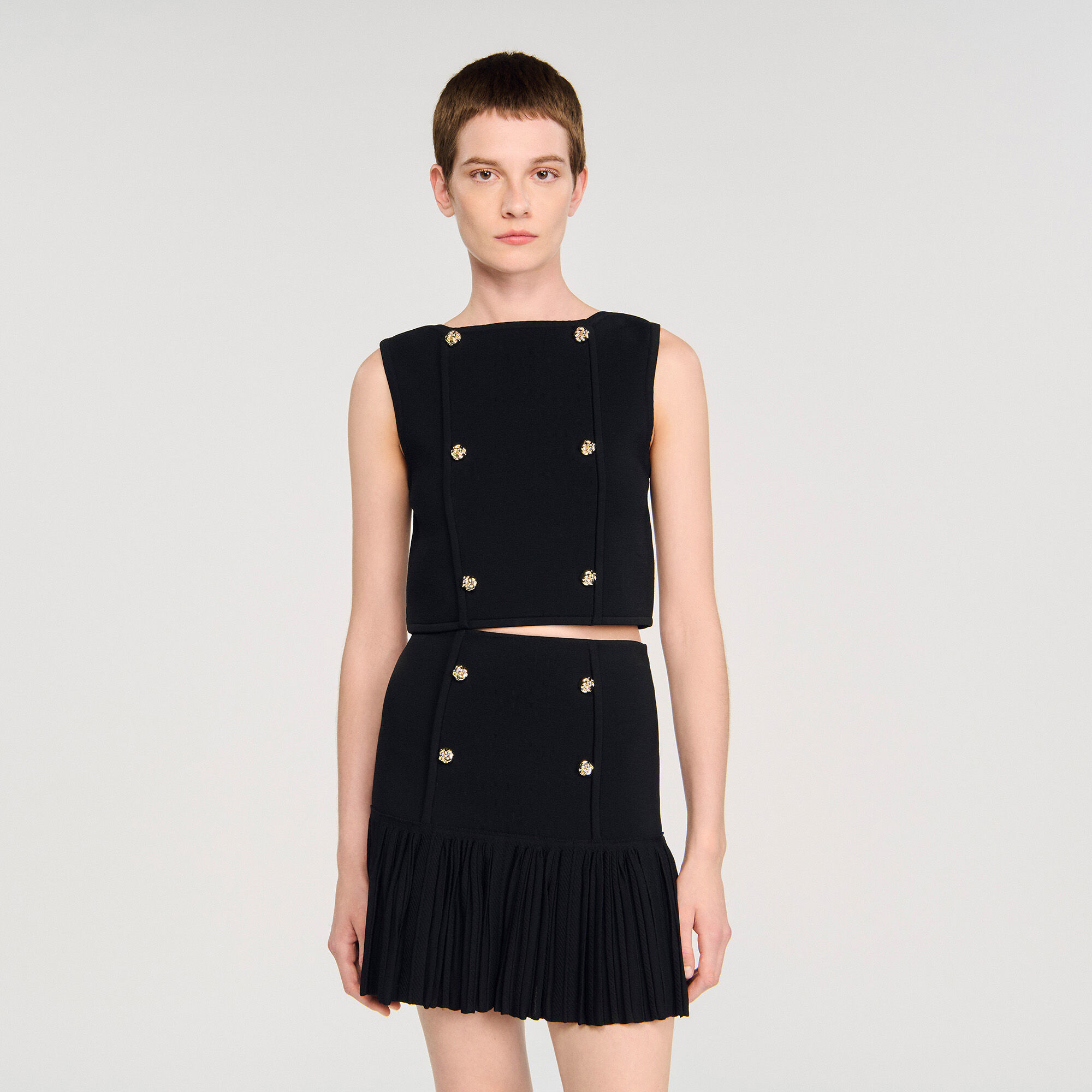 Pull tricot cropped à boutons