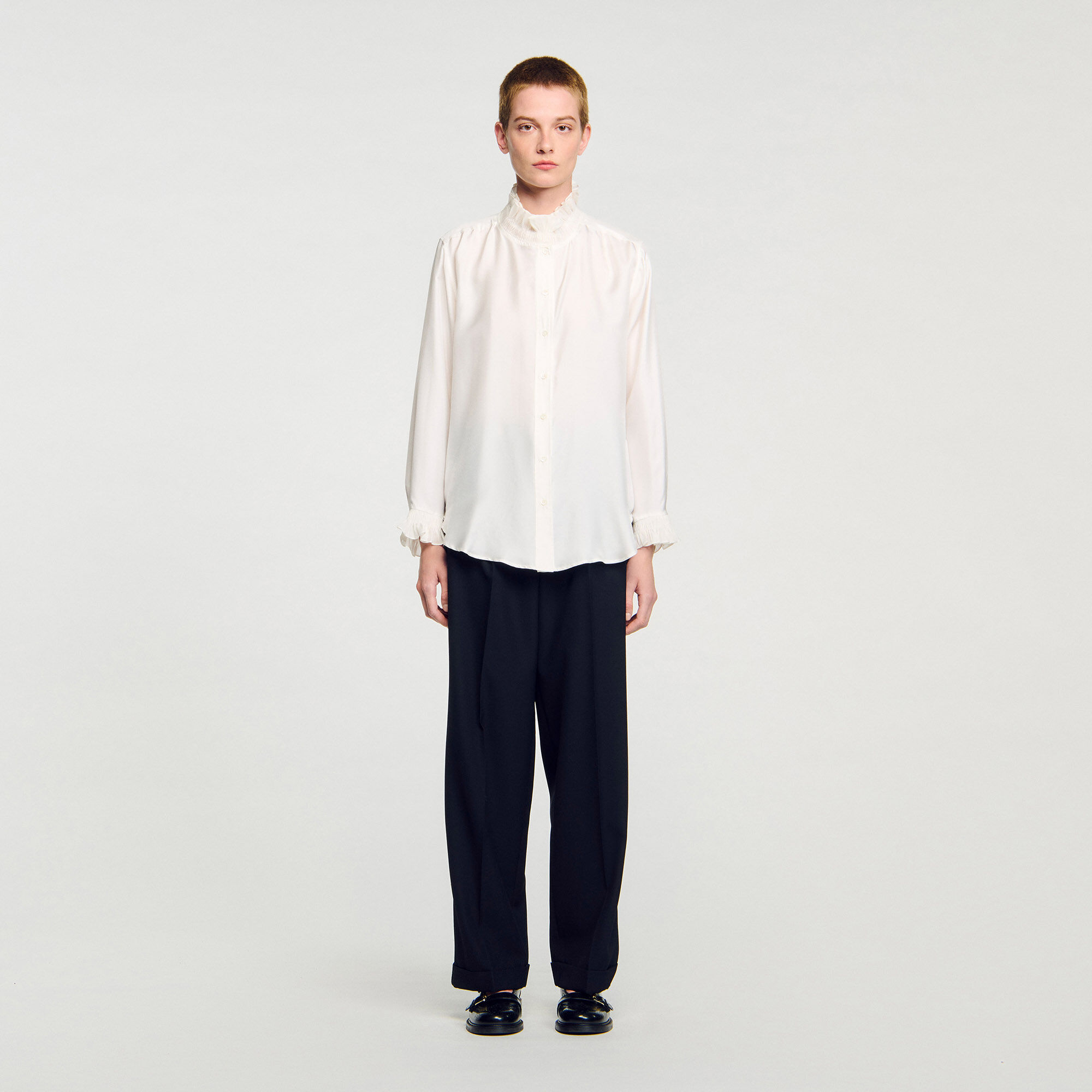 Chemise en soie avec col entrouillé