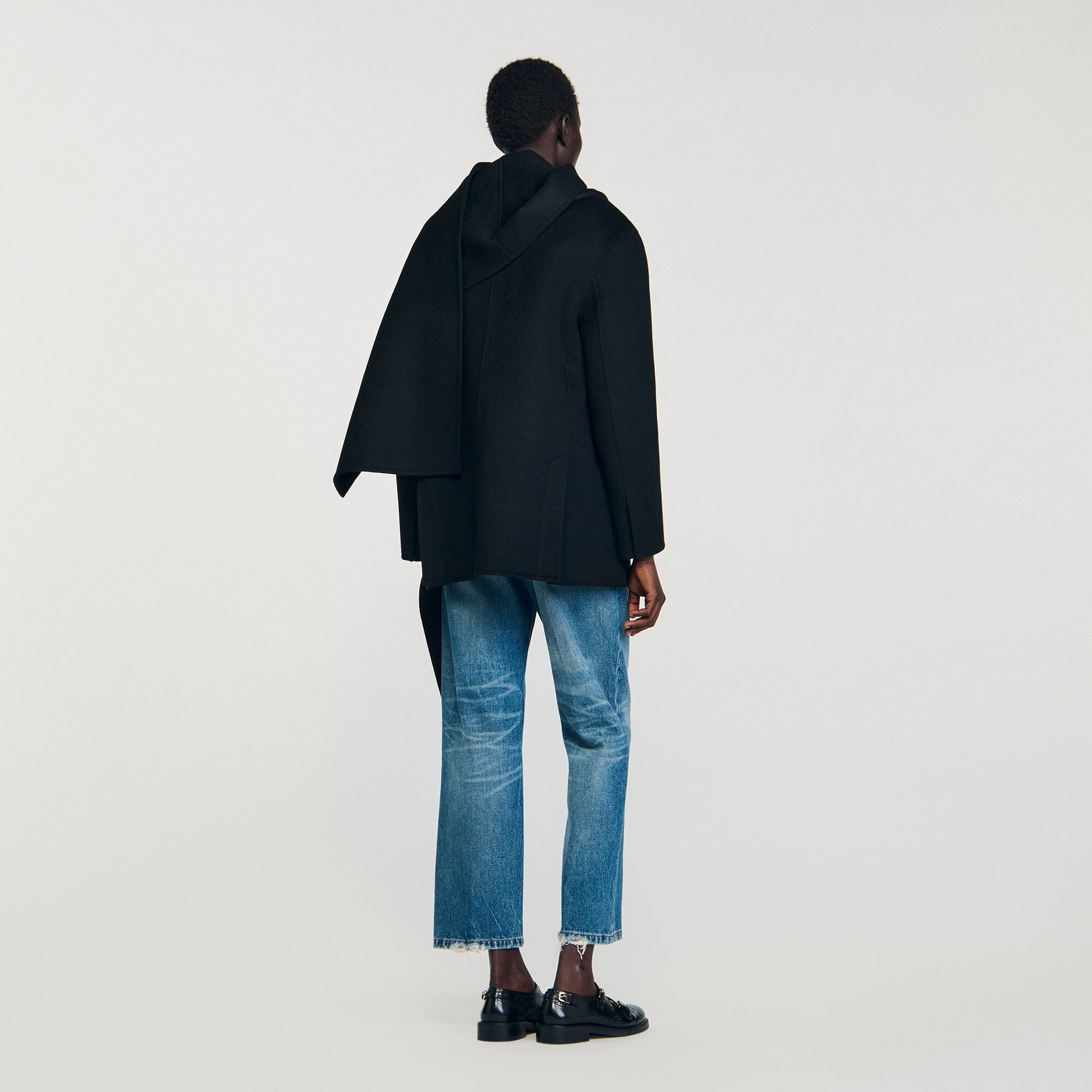 Manteau court avec foulard amovible