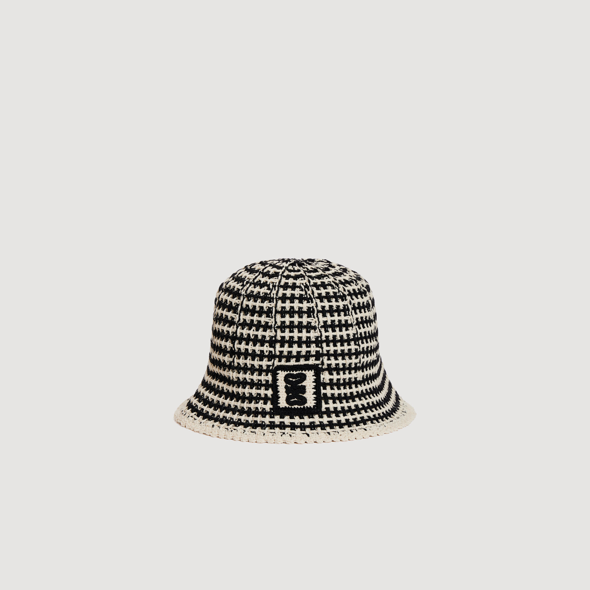 Chapeau melon tricoté à la mode de crochet