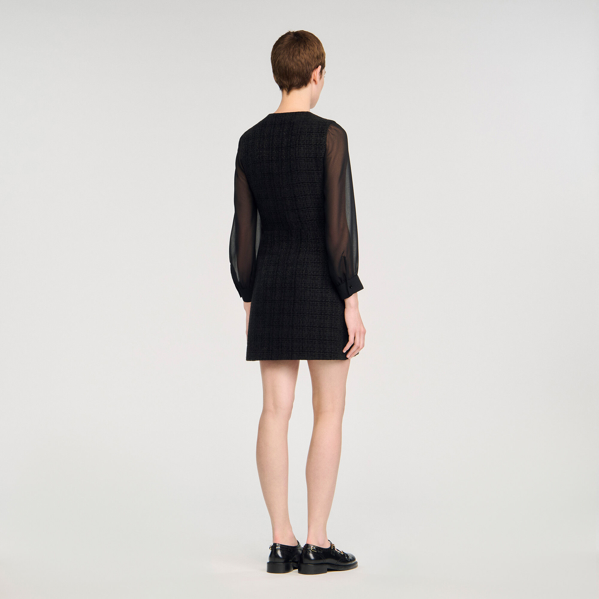 Robe mini à manches longues