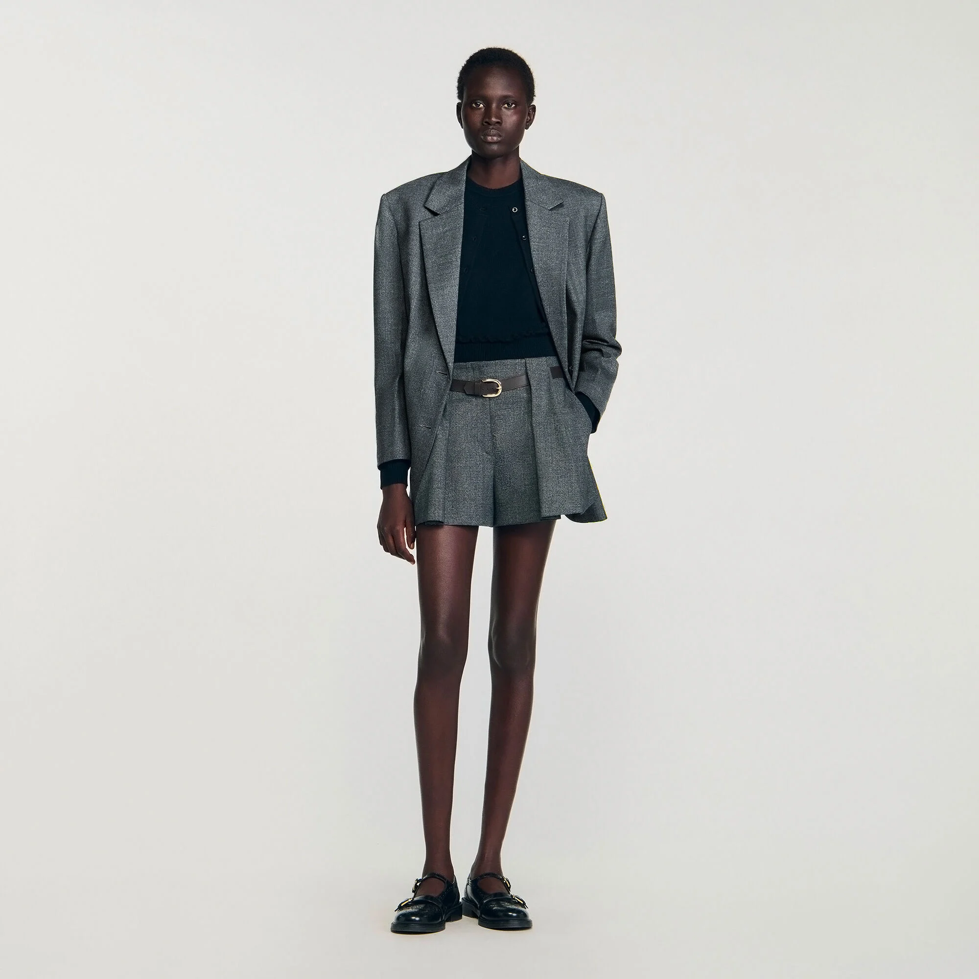 Shorts plissés avec ceinture