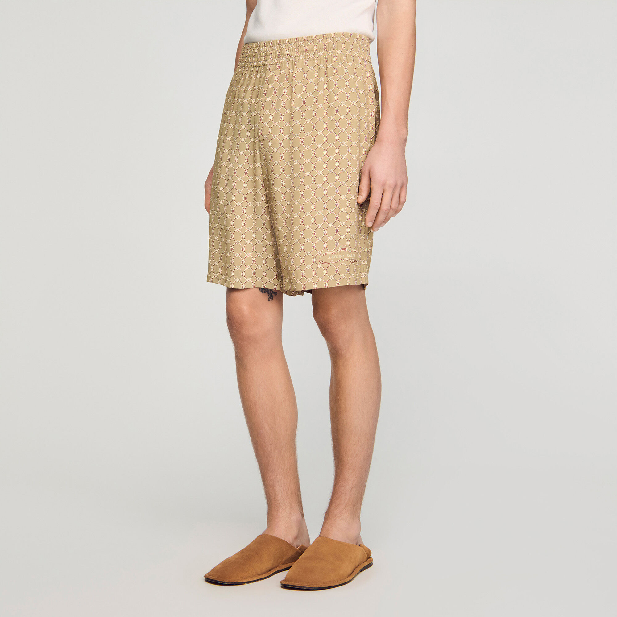 Chaussons en cuir fendu