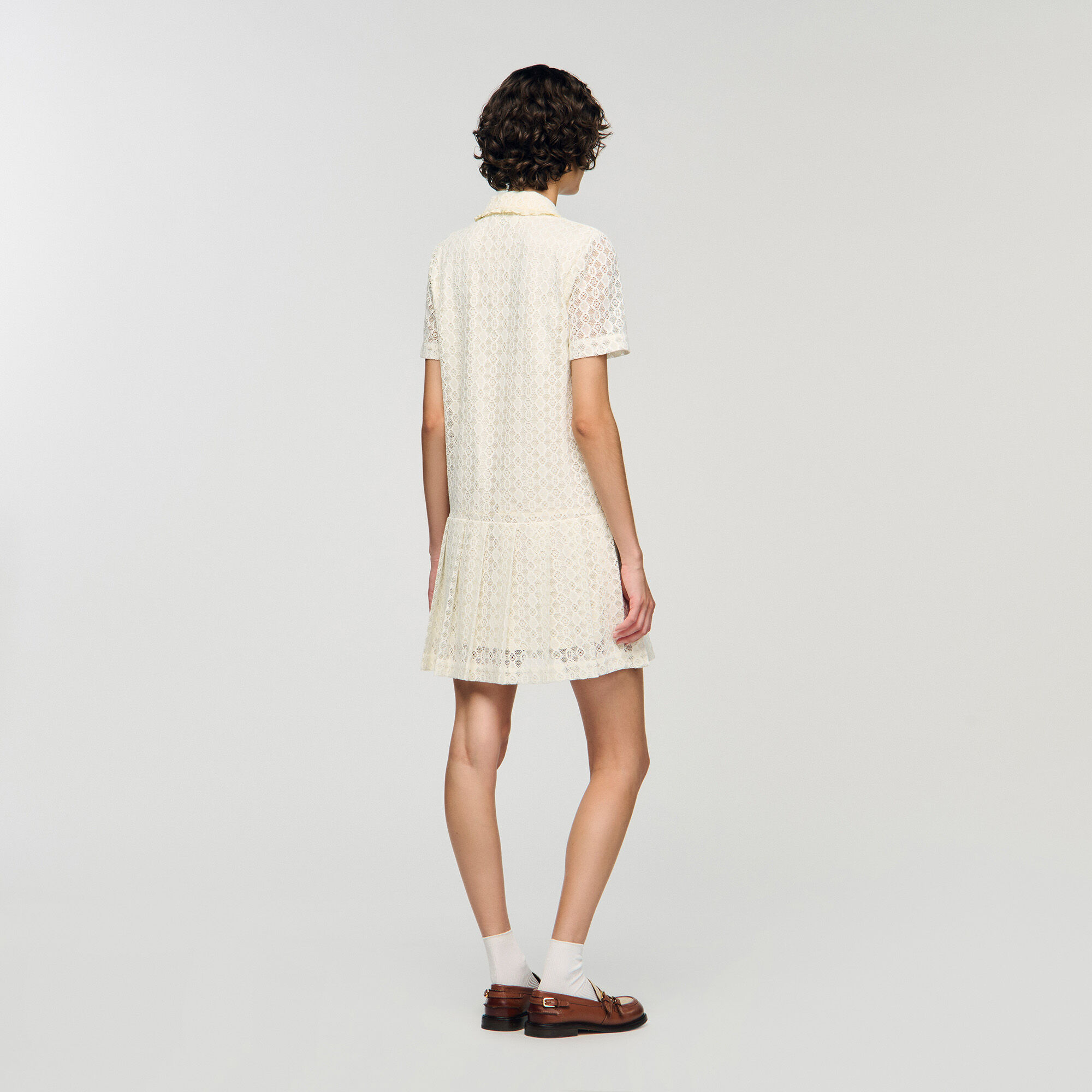 Robe en dentelle mini