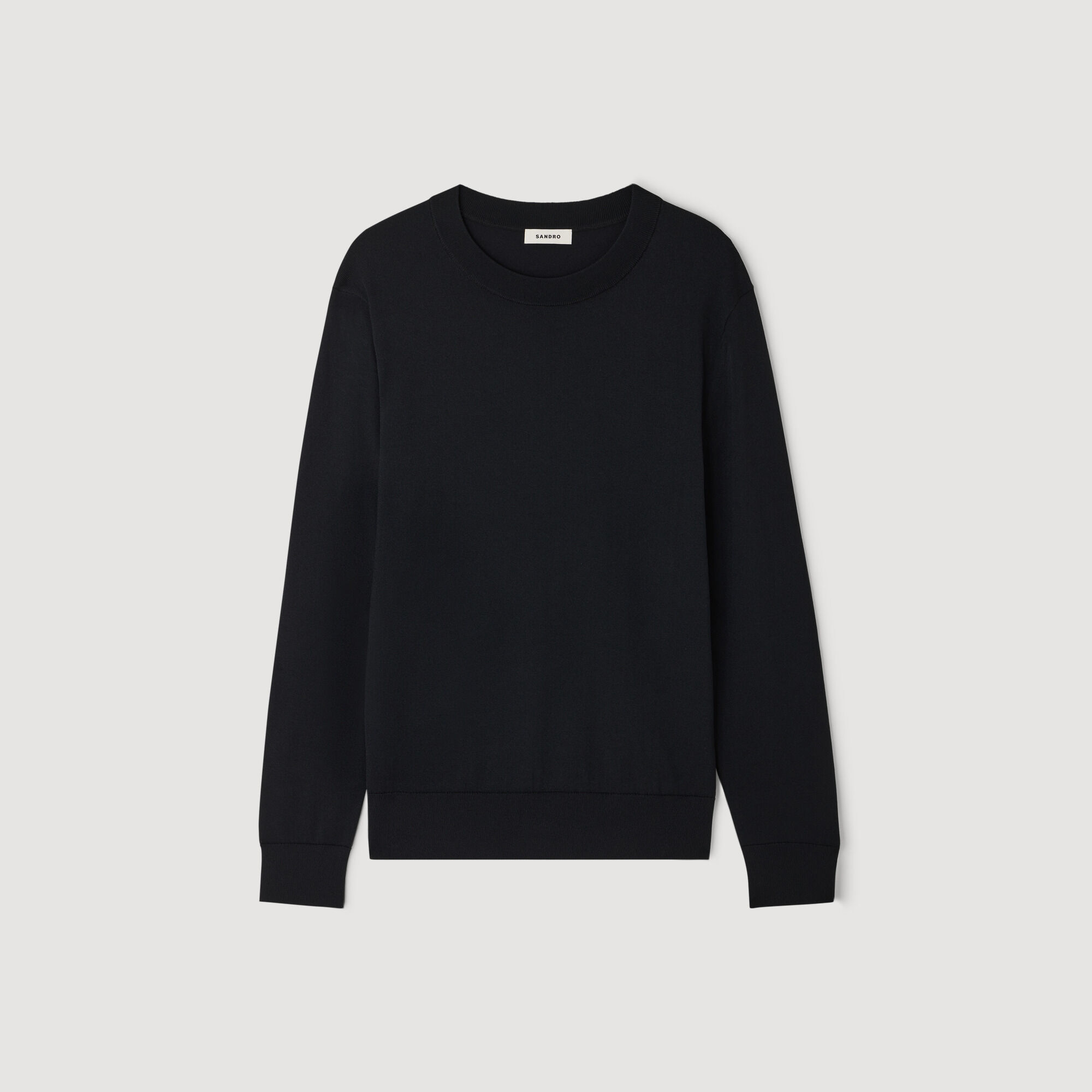 Pull finement tricoté