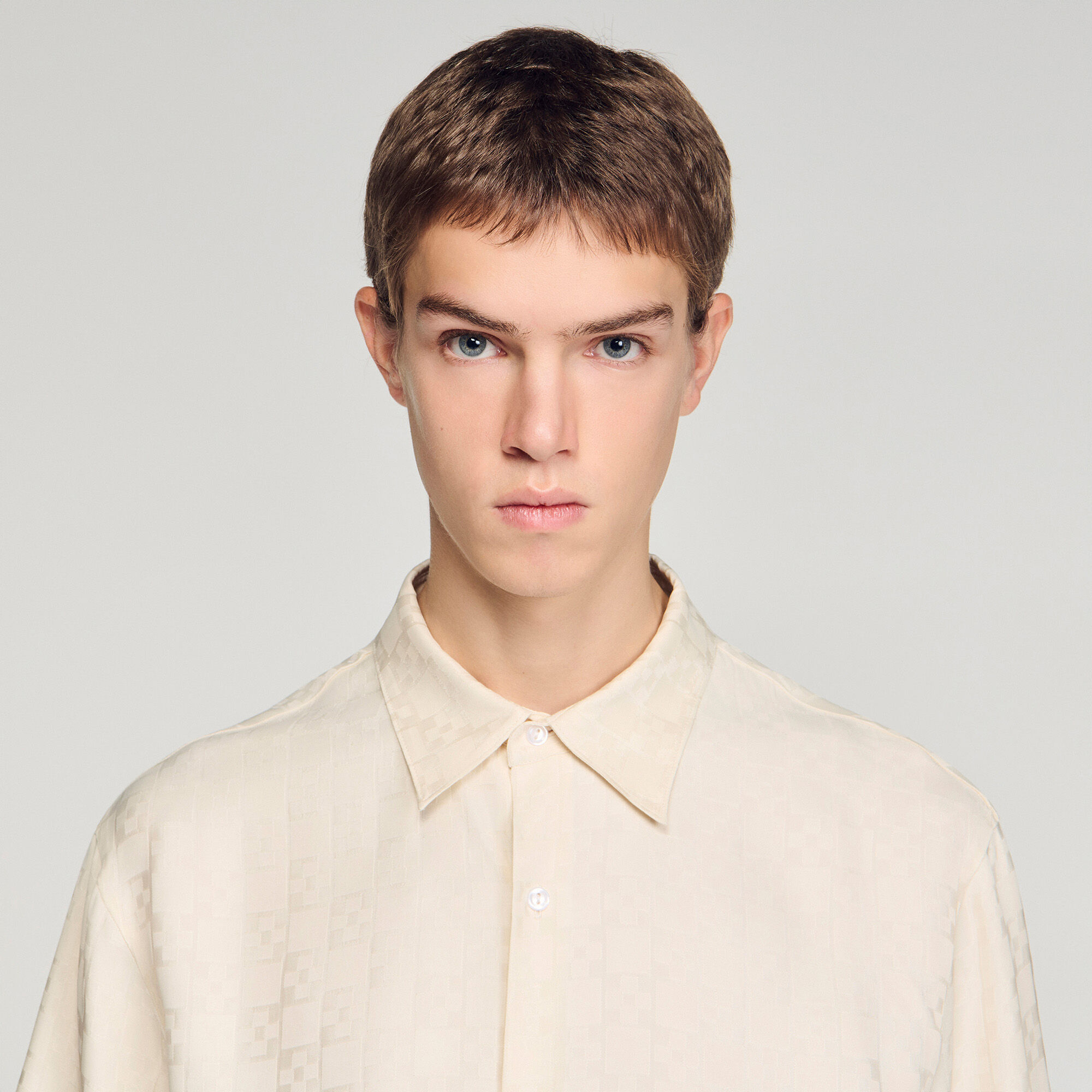 Chemise à coupe ample en forme de croix