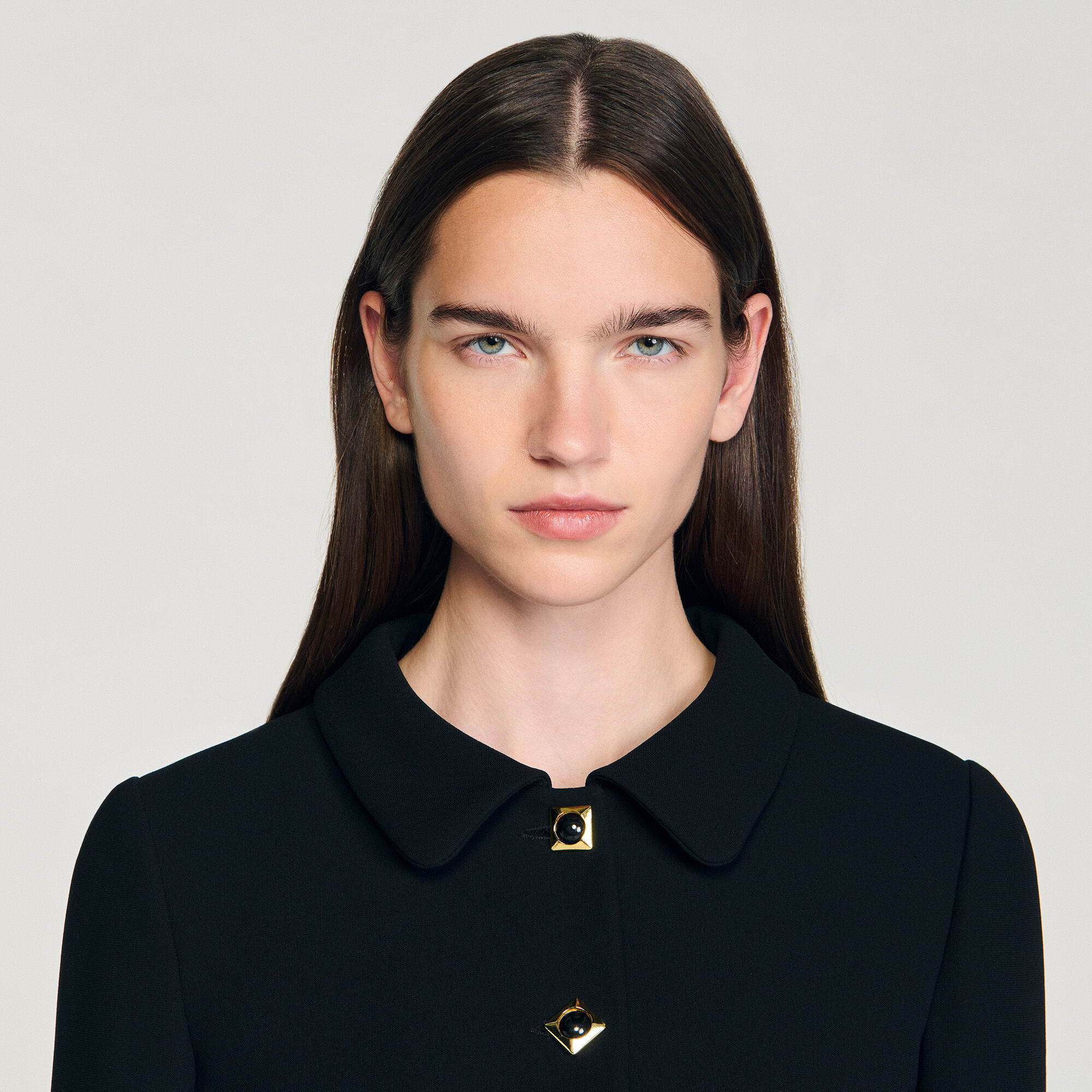 Veste courte avec boutons décoratifs