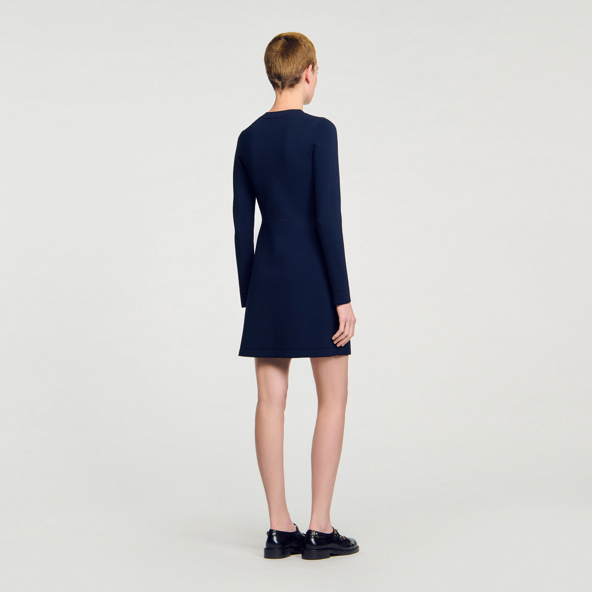 Robe en tricot à boutons mini